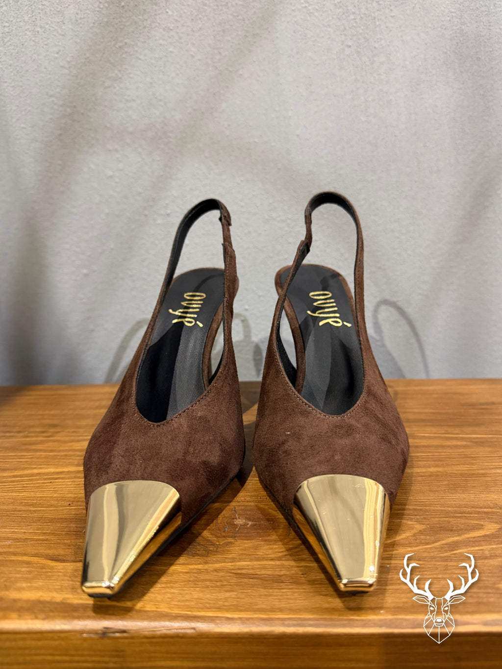Slingback Camoscio Marrone Punta Oro Ovyé