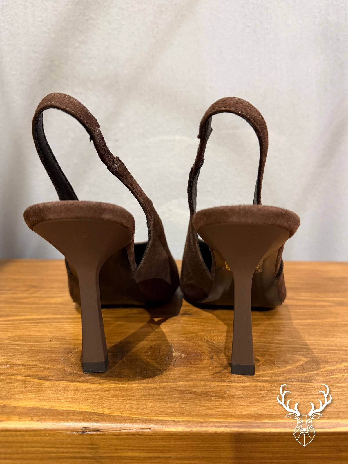 Slingback Camoscio Marrone Punta Oro Ovyé