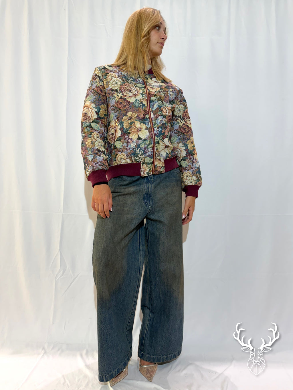 Bomber Tapestry Kontatto