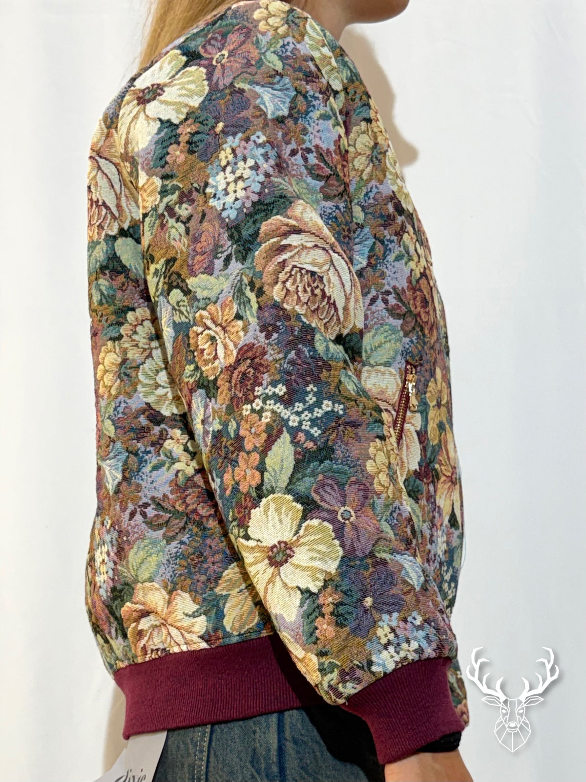Bomber Tapestry Kontatto