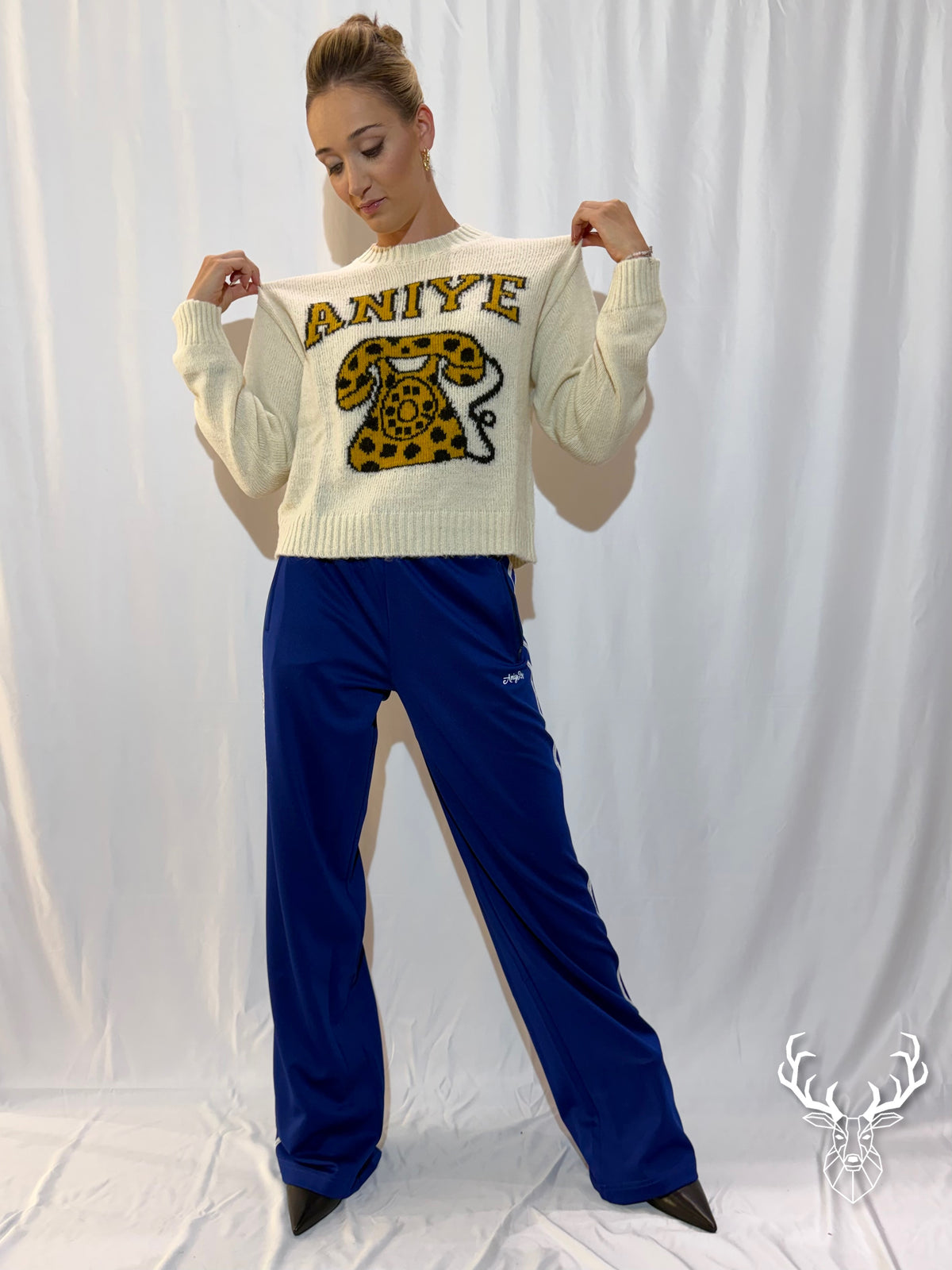 Pull Telephone Almond Aniye By