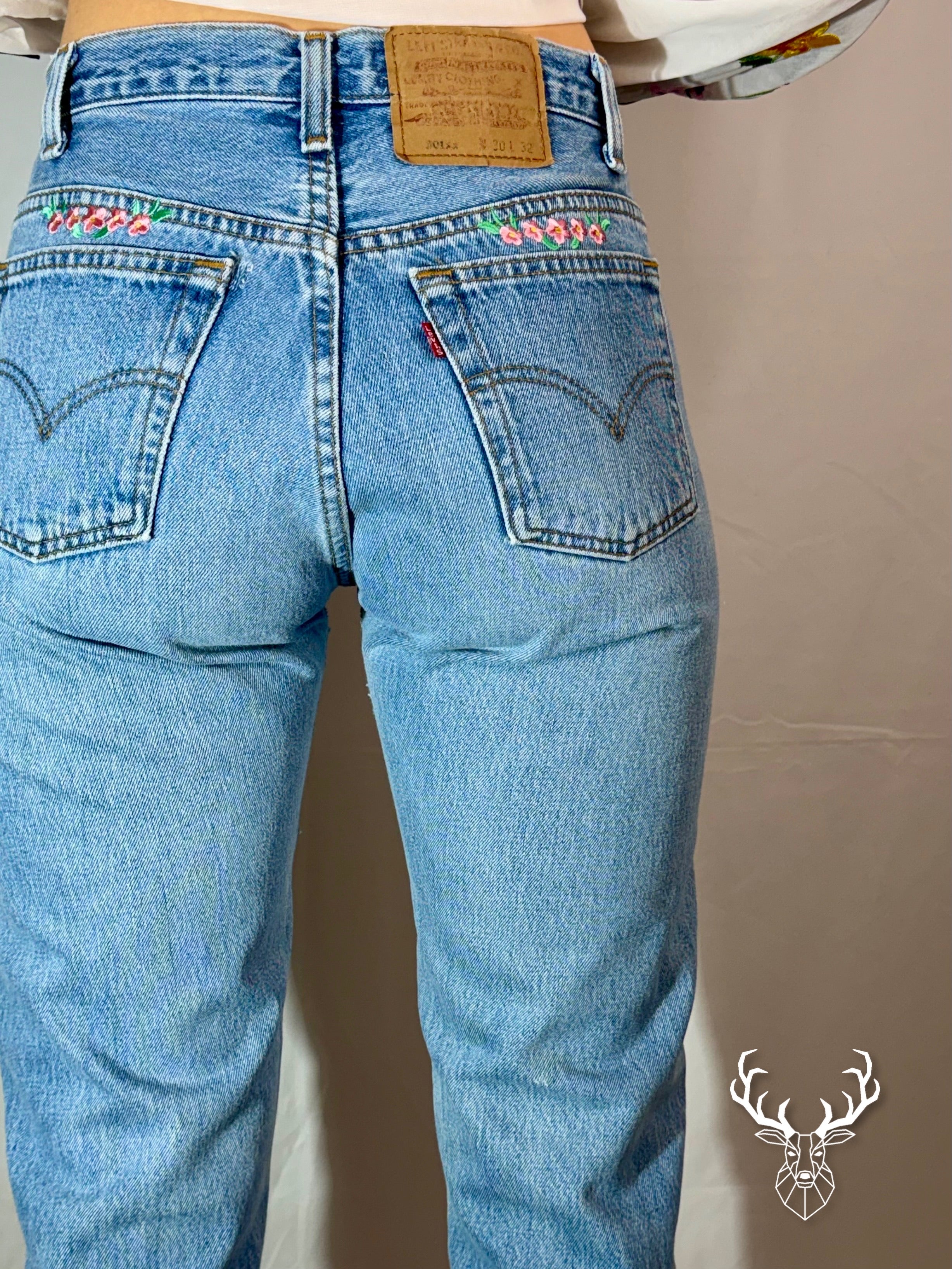Jeans Fiori Ricamati 5Progress
