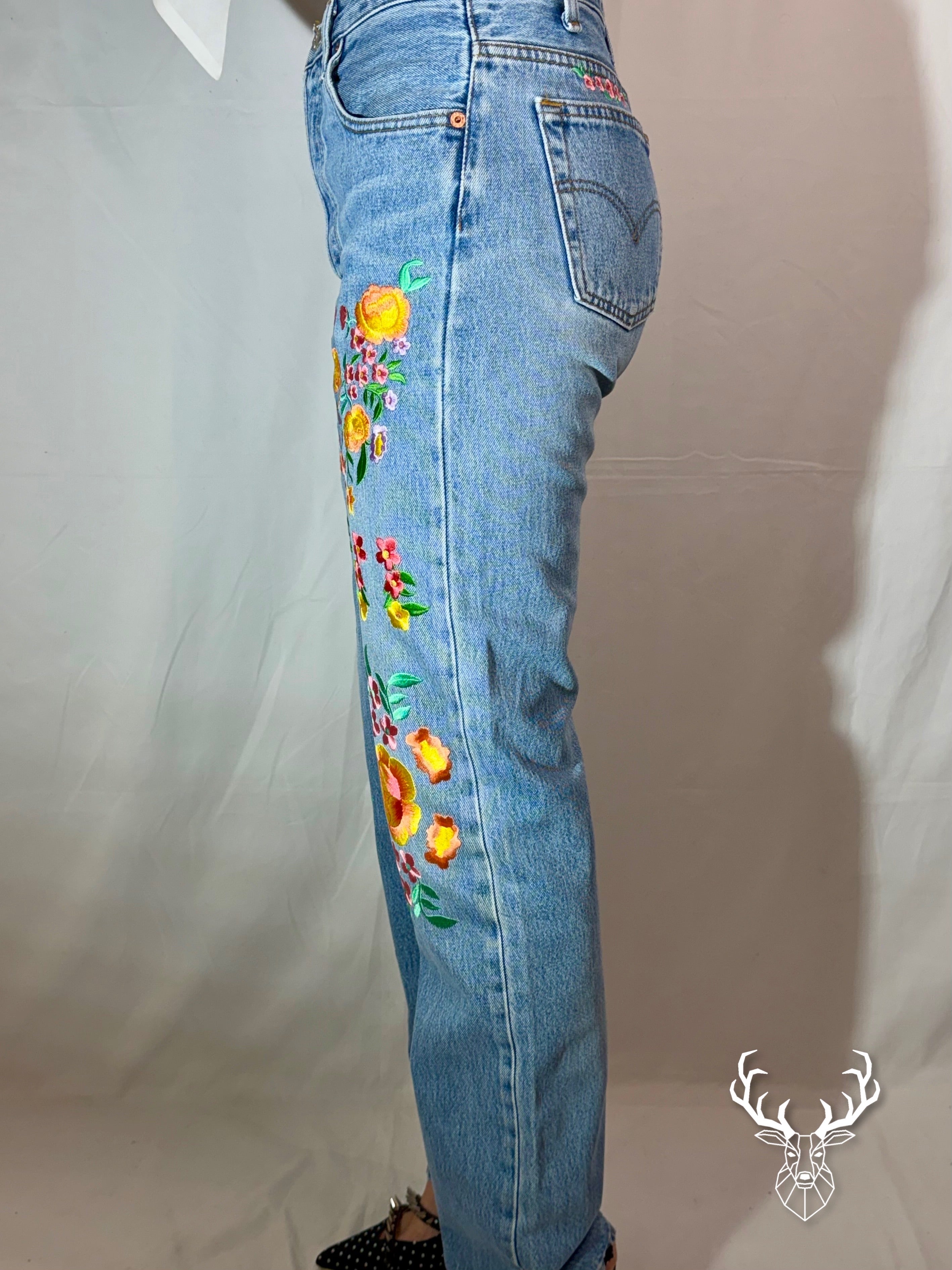 Jeans Fiori Ricamati 5Progress